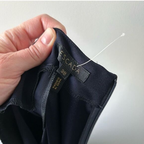 Escada  - Picture 5 of 11